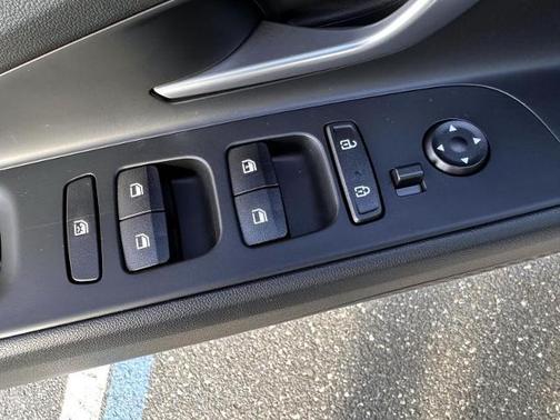 Metal 2023 Hyundai ELANTRA SE