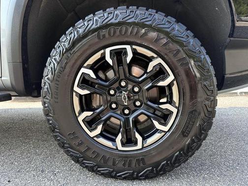 Sterling Gray Metallic 2023 Chevrolet Silverado 1500 ZR2