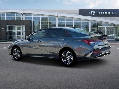 2025 Hyundai ELANTRA HEV SEL