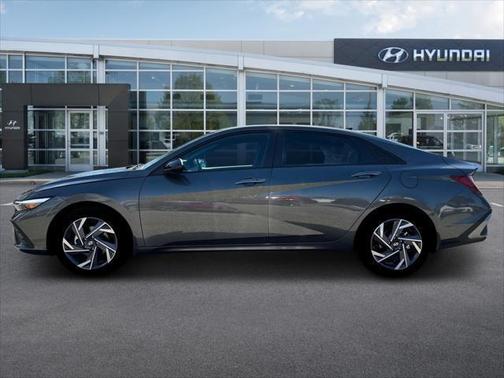 2025 Hyundai ELANTRA HEV SEL