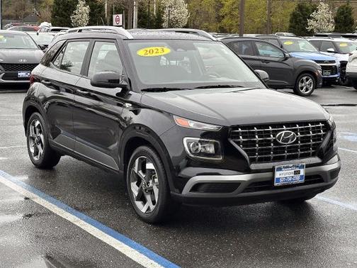 Onyx Black 2023 Hyundai VENUE SEL