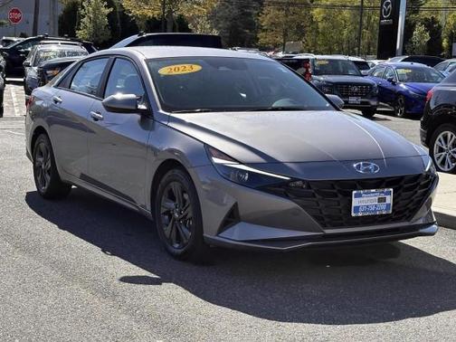 Metal 2023 Hyundai ELANTRA SEL