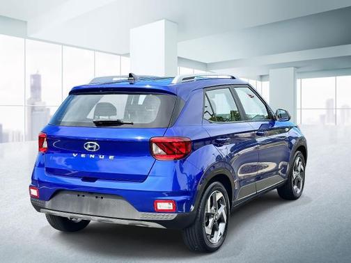 2022 Hyundai VENUE SEL