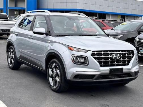 2023 Hyundai VENUE SEL