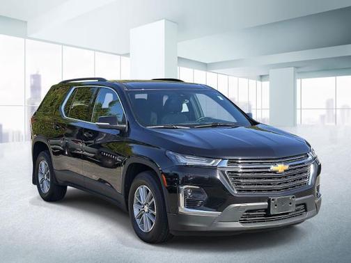 Mosaic Black Metallic 2023 Chevrolet Traverse LT Leather