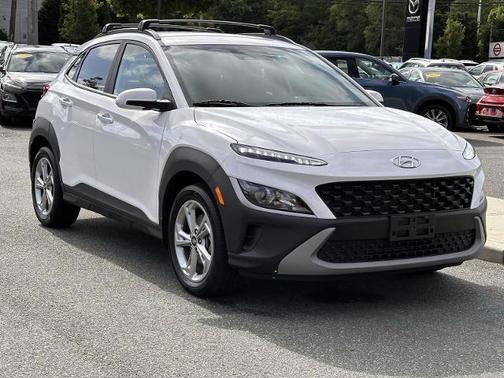 Lunar White 2023 Hyundai KONA SEL