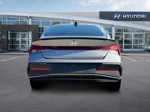 2025 Hyundai ELANTRA HEV SEL
