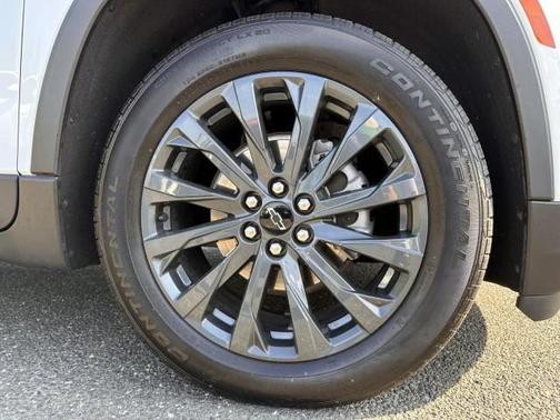 Summit White 2023 Chevrolet Traverse RS