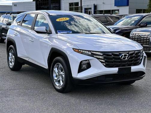 2024 Hyundai TUCSON SE