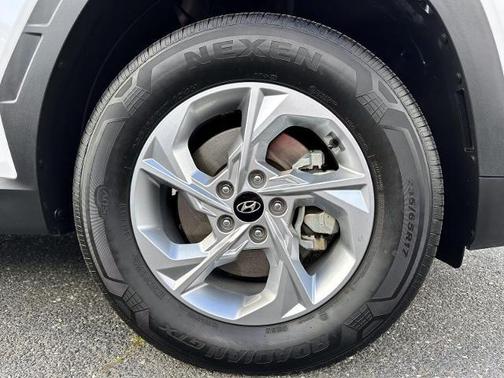 2024 Hyundai TUCSON SE
