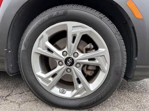 Red / Black 2023 Hyundai KONA SEL