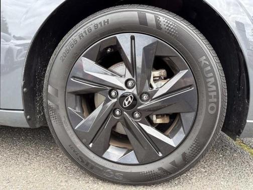 Gray 2023 Hyundai ELANTRA SEL