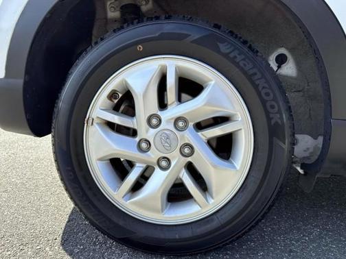 Ceramic White 2020 Hyundai VENUE SEL