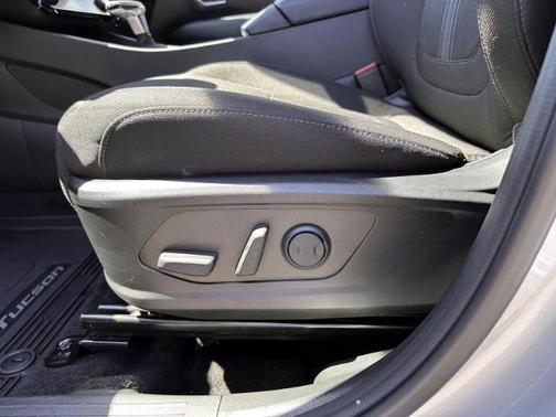Shimmering Silver 2025 Hyundai TUCSON SEL