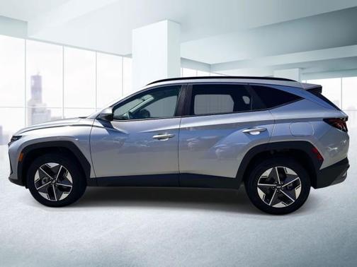 Shimmering Silver 2025 Hyundai TUCSON SEL