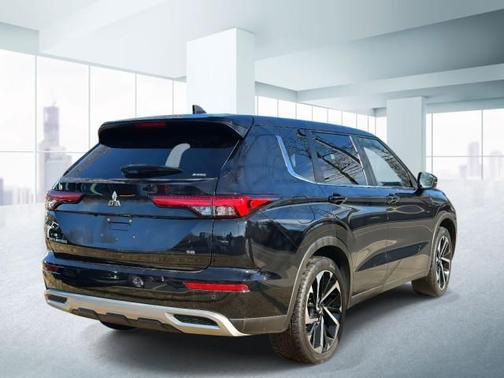 2022 Mitsubishi Outlander SE