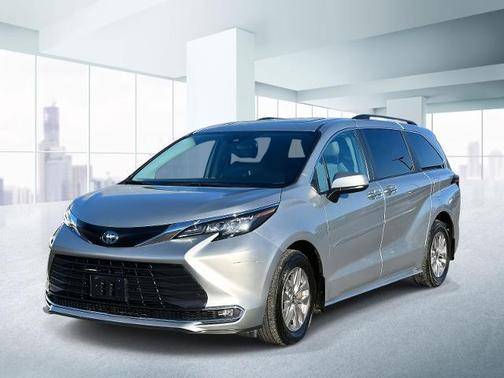 2022 Toyota Sienna XLE