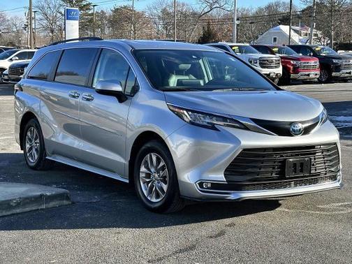 2022 Toyota Sienna XLE