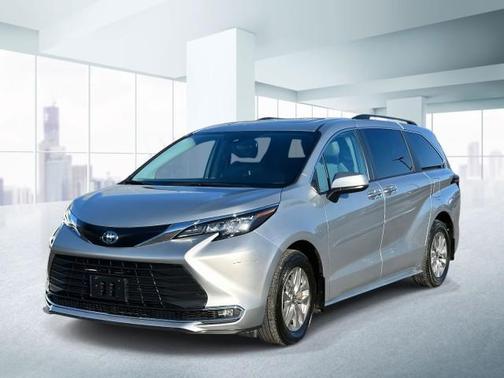 2022 Toyota Sienna XLE