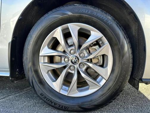 2022 Toyota Sienna XLE