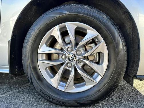 2022 Toyota Sienna XLE