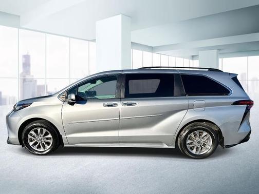 2022 Toyota Sienna XLE