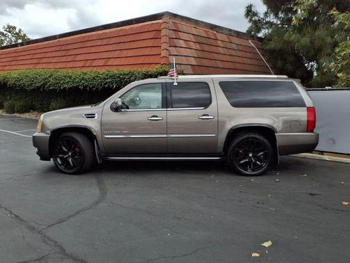 2013 Cadillac Escalade ESV Luxury