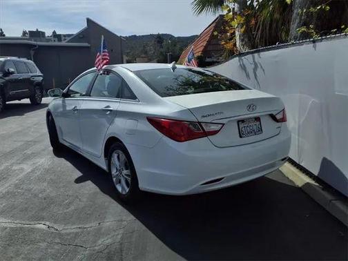 2011 Hyundai SONATA Limited