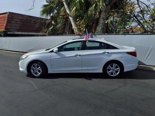 2011 Hyundai SONATA Limited