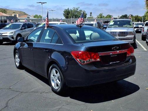 Blue 2015 Chevrolet Cruze 1LT