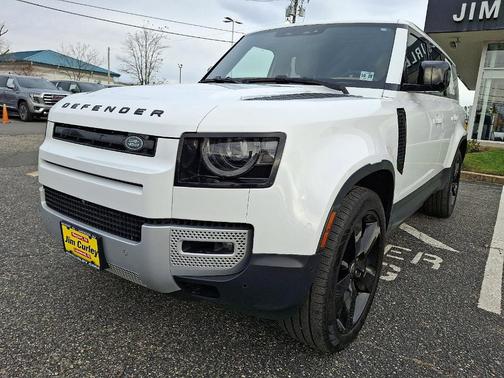 2023 Land Rover Defender SE