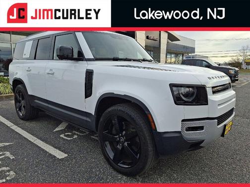 2023 Land Rover Defender SE