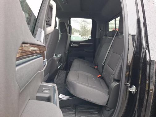 Onyx Black 2026 GMC Sierra 1500 Elevation