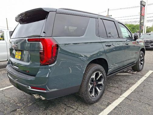 2025 GMC Yukon AT4