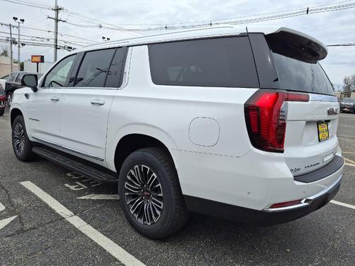 2025 GMC Yukon XL Elevation