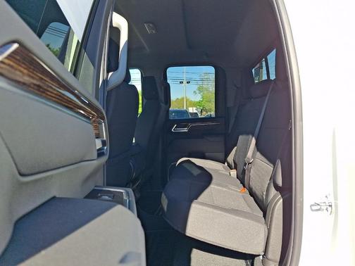 Summit White 2026 GMC Sierra 2500 SLE