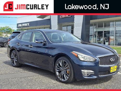 2016 INFINITI Q70 3.7X