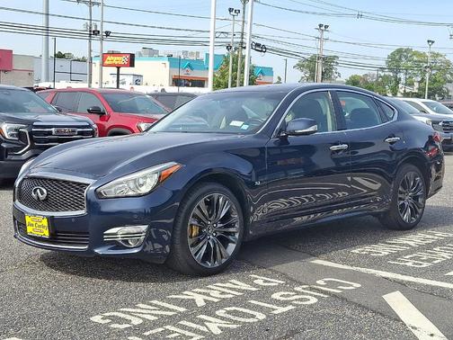 2016 INFINITI Q70 3.7X