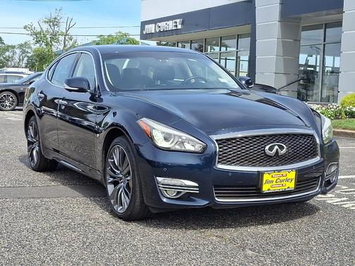 2016 INFINITI Q70 3.7X