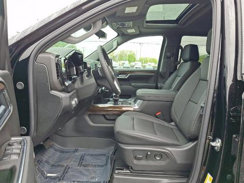 Onyx Black 2026 GMC Sierra 1500 Elevation