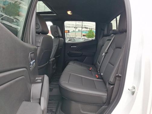 Summit White 2026 GMC Canyon Elevation