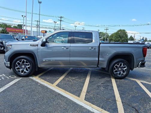 2024 GMC Sierra 1500 SLT