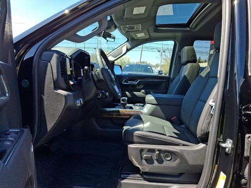 Onyx Black 2026 GMC Sierra 1500 Elevation