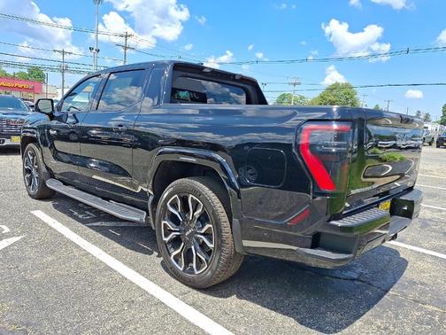 2025 GMC Sierra EV Denali
