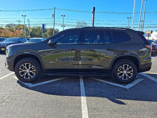2024 GMC Acadia AT4