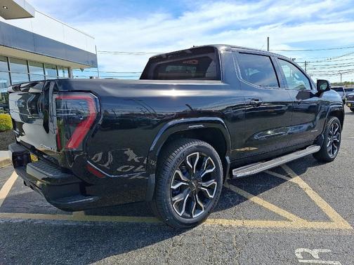 2025 GMC Sierra EV Denali