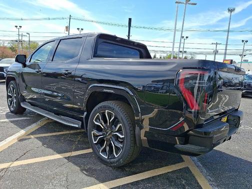 2025 GMC Sierra EV Denali