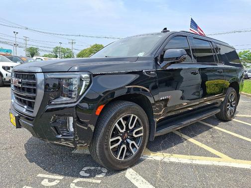 2022 GMC Yukon XL AT4