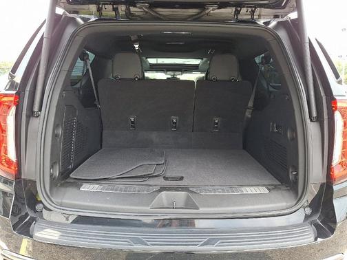 2022 GMC Yukon XL AT4