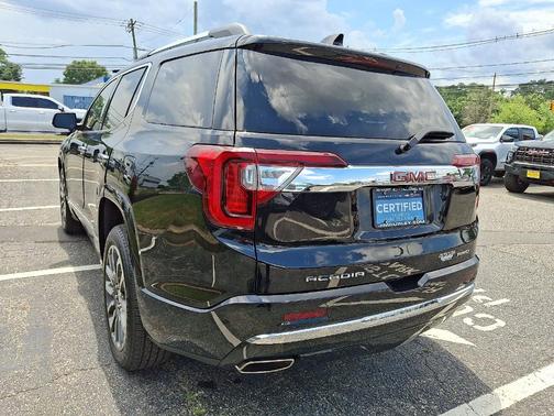 2021 GMC Acadia Denali